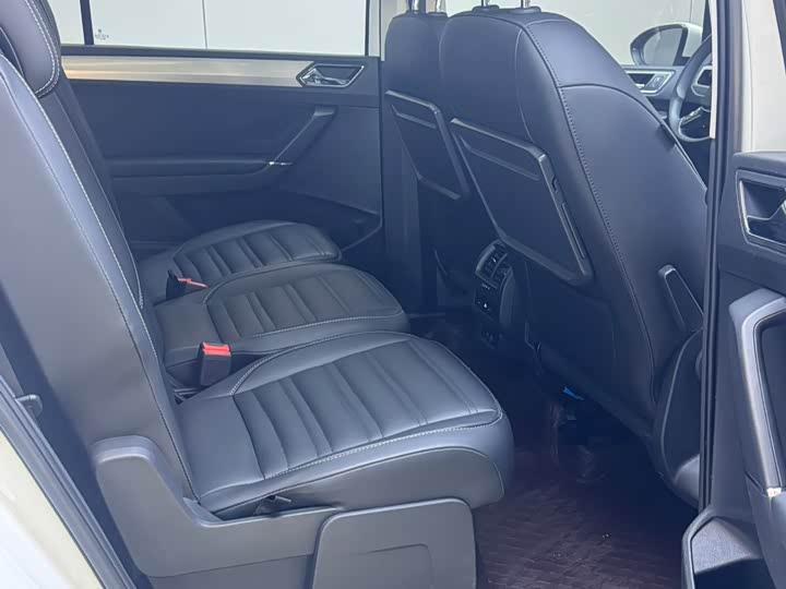 Volkswagen Touran L 2021 2021款 途安L 280TSI DSG舒适版 7座