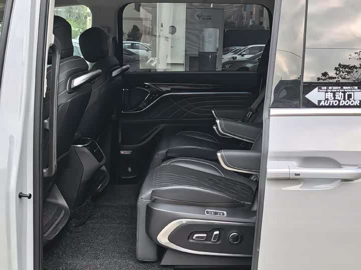 Maxus Mifa 9 2024 2024款 长续航 森林七座版