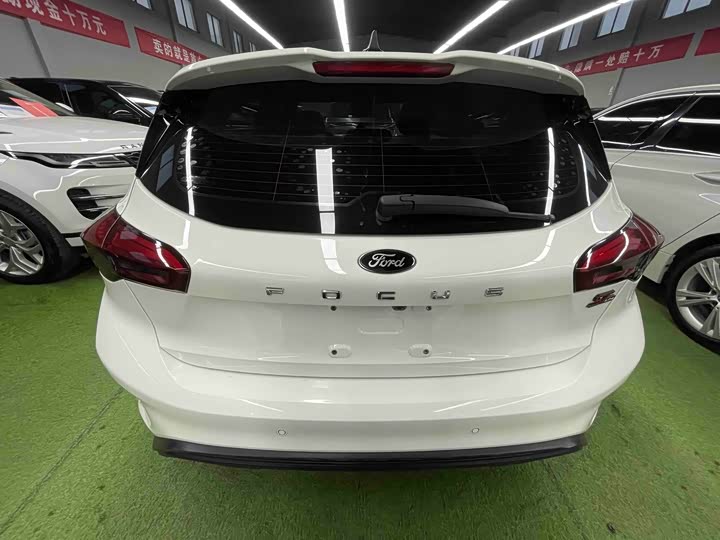 Ford Focus 2022 2022款 两厢 EcoBoost 180 自动ST Line