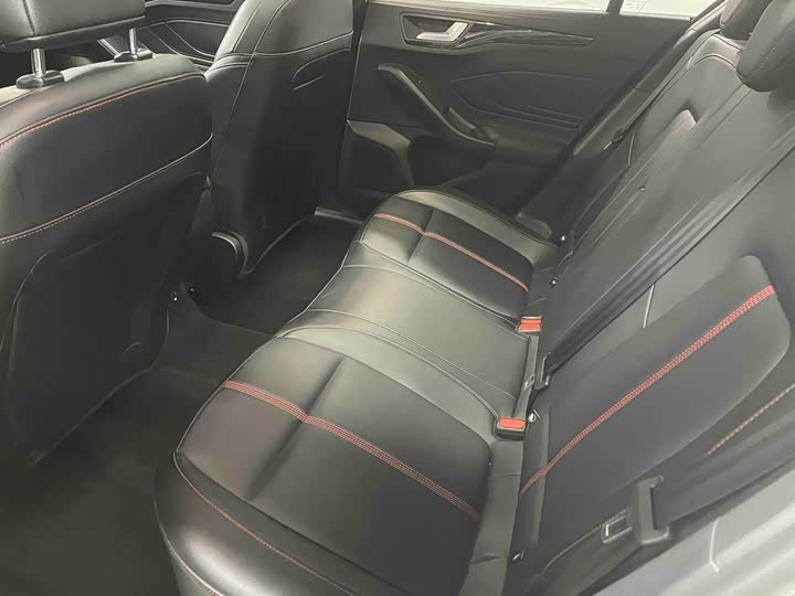 Ford Focus 2022 2022款 两厢 EcoBoost 180 自动ST Line