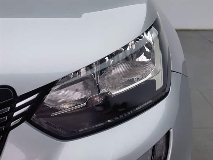 Peugeot 2008 2020 2020款 230THP 风尚版