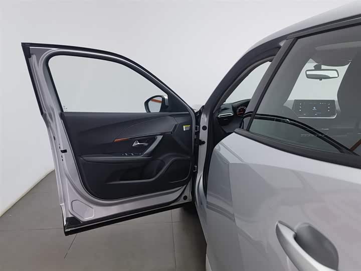 Peugeot 2008 2020 2020款 230THP 风尚版