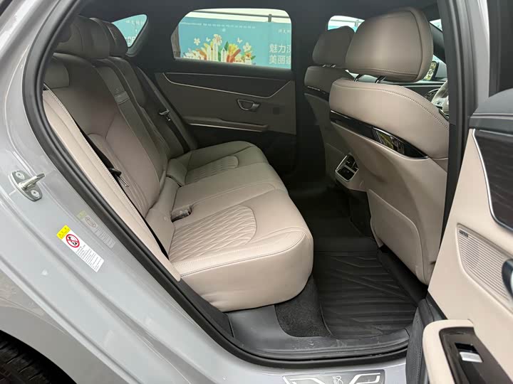 BYD Han 2025 2025款 EV 智驾版 701KM激光雷达旗舰型