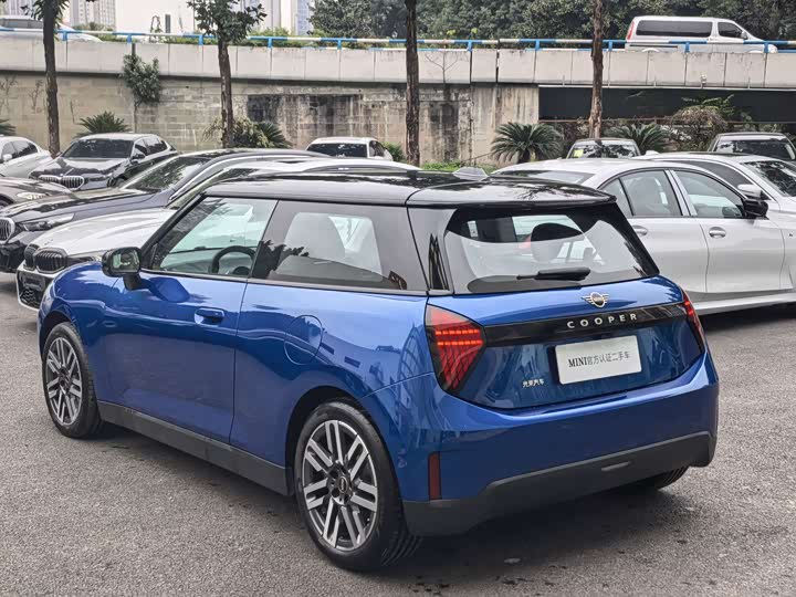 Mini Cooper 2025 2025款 456km COOPER E 经典派