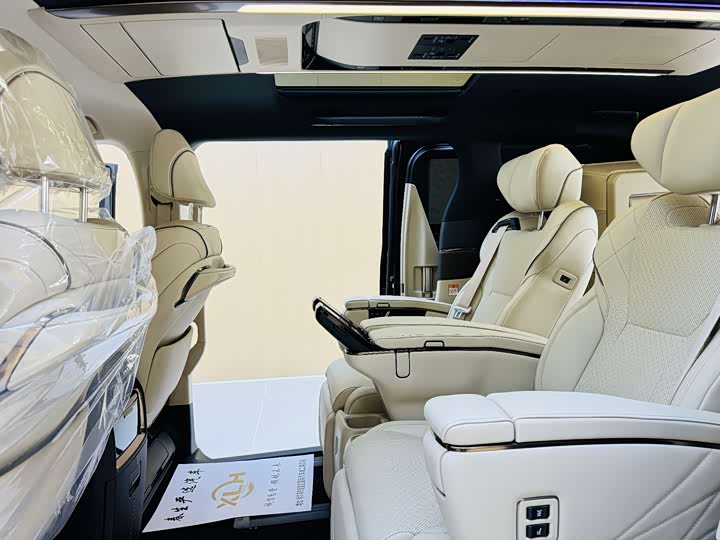 Toyota Vellfire 2024 2024款 皇冠 双擎 2.5L 至尊行政版