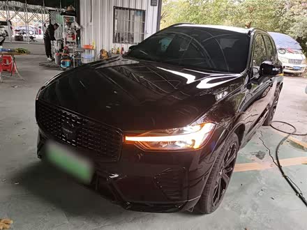 2025 Volvo XC60 Hybrid