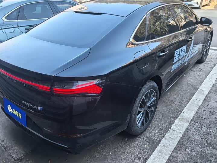 Geely Preface L 2024 2024款 油混 1.5TD 星云版