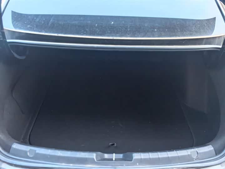 Geely Preface L 2024 2024款 油混 1.5TD 星云版