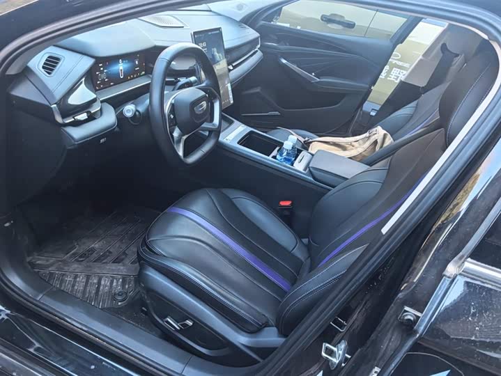 Geely Preface L 2024 2024款 油混 1.5TD 星云版