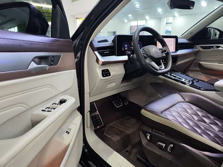 Volkswagen Tavendor 2023 2023款 380TSI 四驱R-Line巡游版