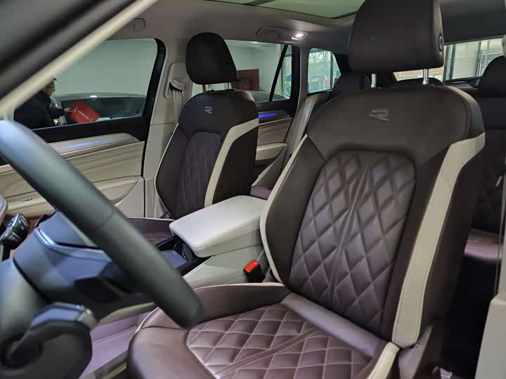 Volkswagen Tavendor 2023 2023款 380TSI 四驱R-Line巡游版