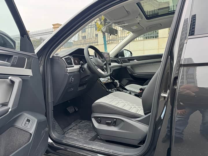 Volkswagen Tayron 2025 2025款 众享款 300TSI