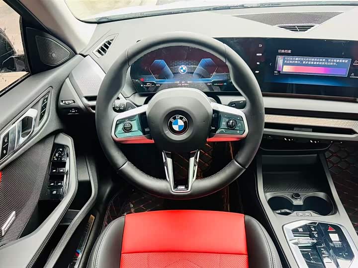 BMW 2 Series 2025 2025款 225L M运动曜夜套装