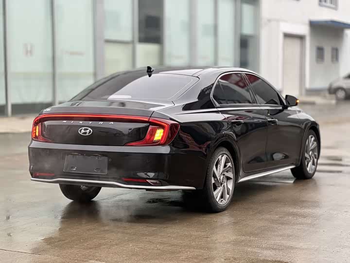 Hyundai Mistra 2021 2021款 1.8L CVT LUX尊贵版