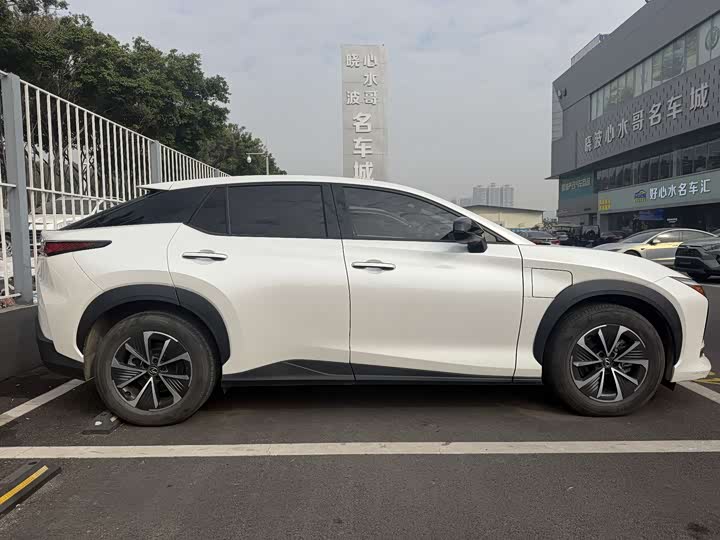 Lexus RZ 2023 2023款 450e 四驱纵享版