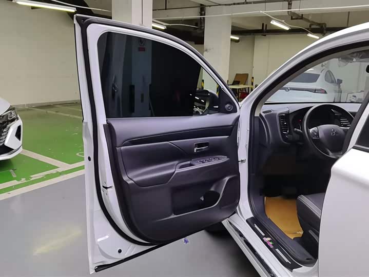 Mitsubishi Outlander 2021 2021款 改款 2.0L 两驱畅行版 5座