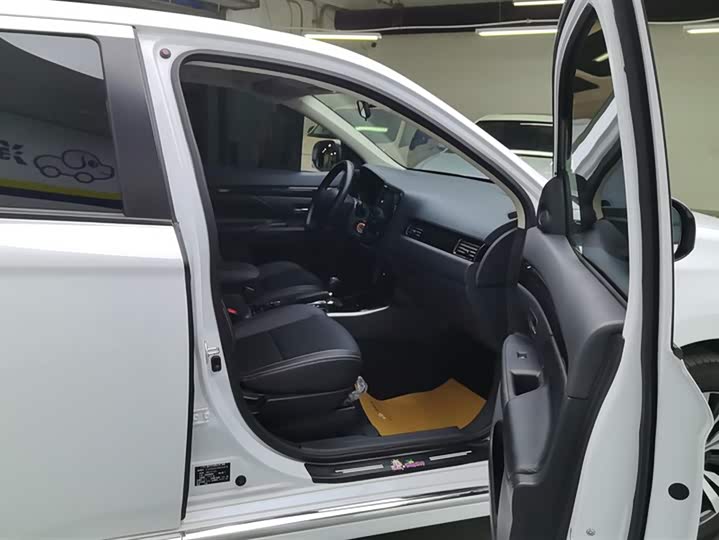 Mitsubishi Outlander 2021 2021款 改款 2.0L 两驱畅行版 5座