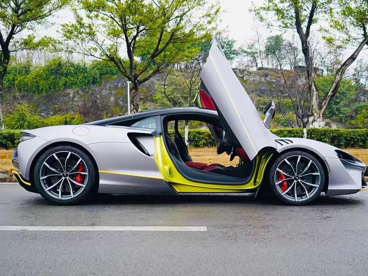 McLaren Artura 2023 2023款 3.0T Hybrid 标准型