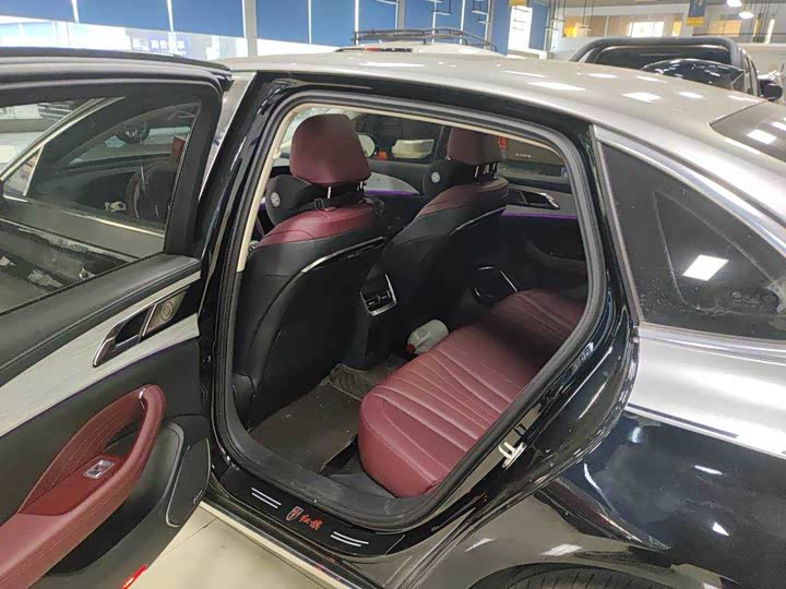 Hongqi H5 2025 2025款 2.0T 自动旗畅版