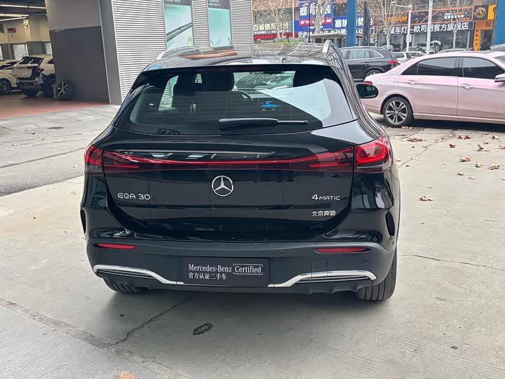 Mercedes-Benz EQA 2022 2022款 EQA 300 4MATIC 首发特别版