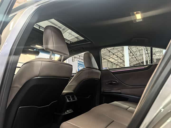 Lexus ES 2025 2025款 200 臻享版