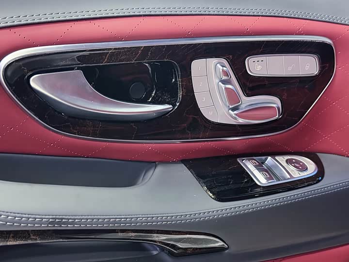 Mercedes-Benz Vito 2024 2024款 2.0T 商务版 7座