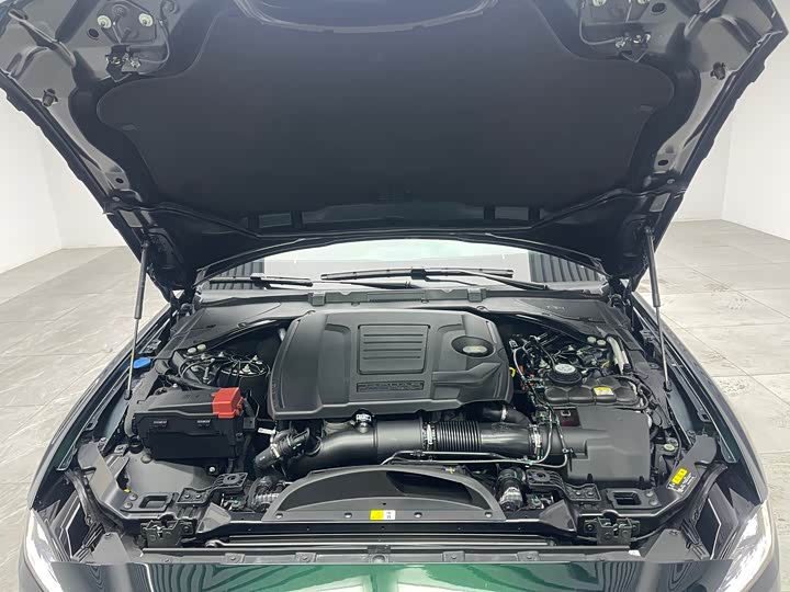 Jaguar XE L 2024 2024款 2.0T 250PS R-DYNAMIC S进取运动版