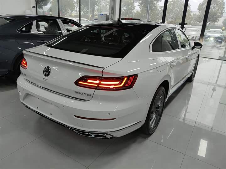 Volkswagen CC 2026 2026款 3000万辆甄选款 380TSI 夺目