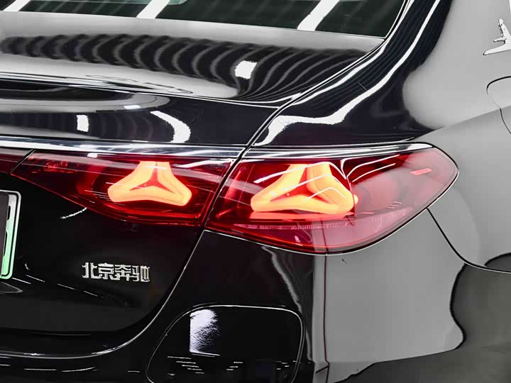 Mercedes-Benz E-Class Hybrid 2024 2024款 E 350 e L 插电式混合动力轿车