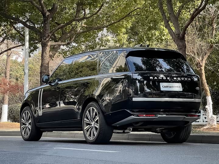Land Rover Range Rover 2025 2025款 3.0 L6 400PS 创世加长版