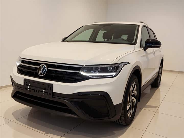 Volkswagen Tiguan L Pro 2025 2025款 出众款 300TSI 自动两驱龙腾版