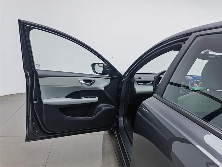 Roewe D6 2025 2025款 450km 尊享版