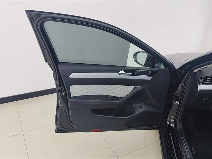 Volkswagen Magotan 2025 2025款 众享款 330TSI DSG豪华型