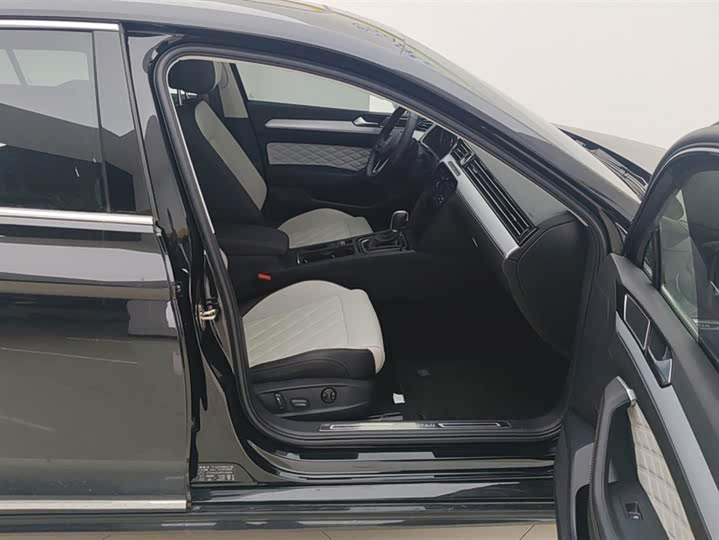 Volkswagen Magotan 2025 2025款 众享款 330TSI DSG豪华型