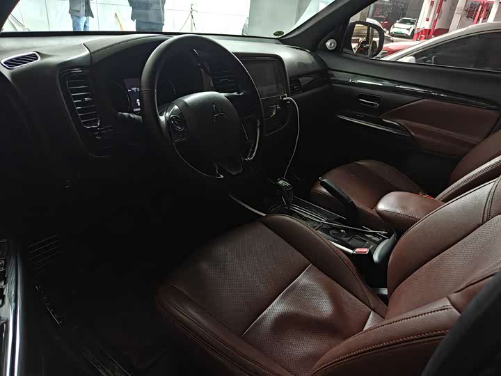 Mitsubishi Outlander 2021 2021款 2.0L 两驱畅行版 5座