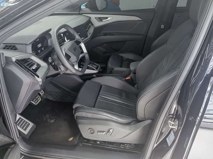 Audi Q5 e-tron 2023 2023款 40 e-tron 闪耀型 机甲套装