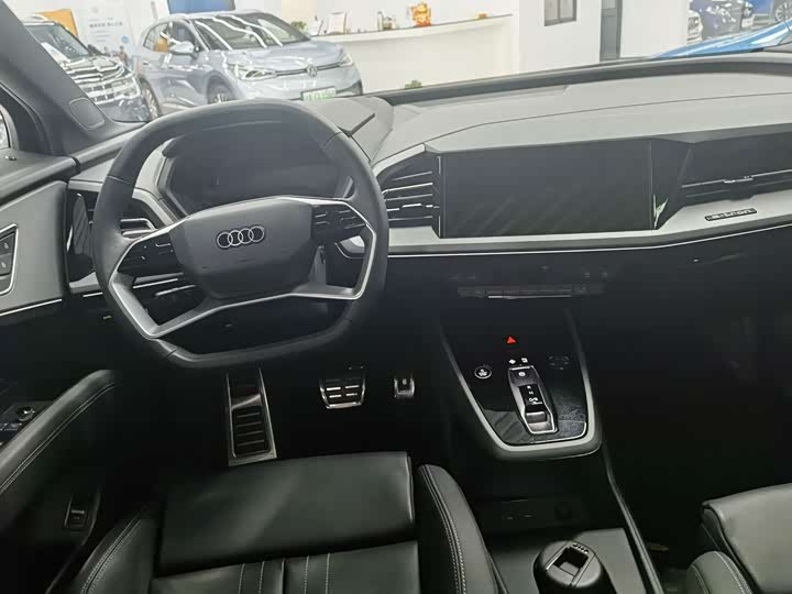 Audi Q5 e-tron 2023 2023款 40 e-tron 闪耀型 机甲套装