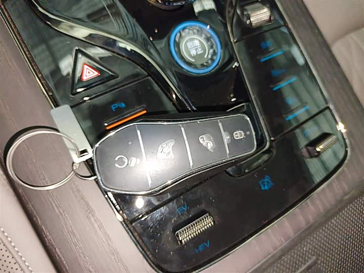 BYD Han 2025 2025款 DM-i 智驾版 125KM激光雷达旗舰型