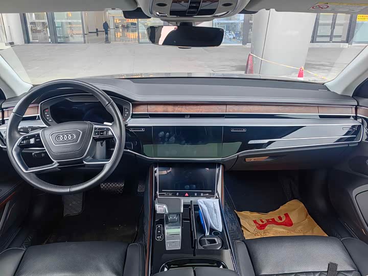 Audi A8 2024 2024款 A8L 50 TFSI quattro 尊享型