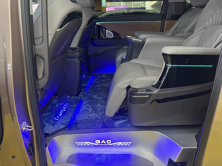 GAC Trumpchi M8 2024 2024款 大师系列 400T 至尊版