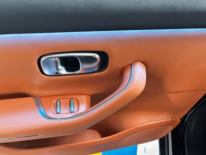 Leapmotor C16 2026 2026款 增程 280激光雷达智尊版 6座