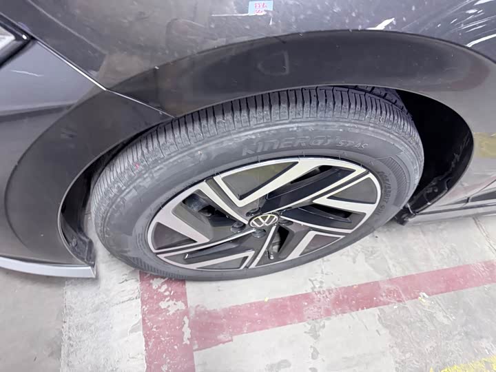 Volkswagen Sagitar L 2025 2025款 300TSI DSG飞越版