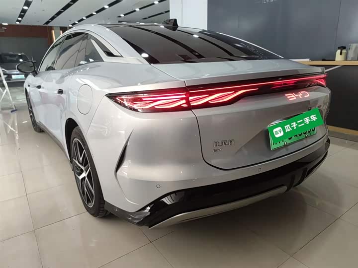 BYD Han L 2025 2025款 EV 四驱激光雷达旗舰型