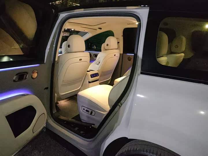 LiXiang i8 2025 2025款 标准版