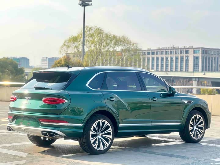 Bentley Bentayga 2024 2024款 4.0T V8 长轴距雅度版