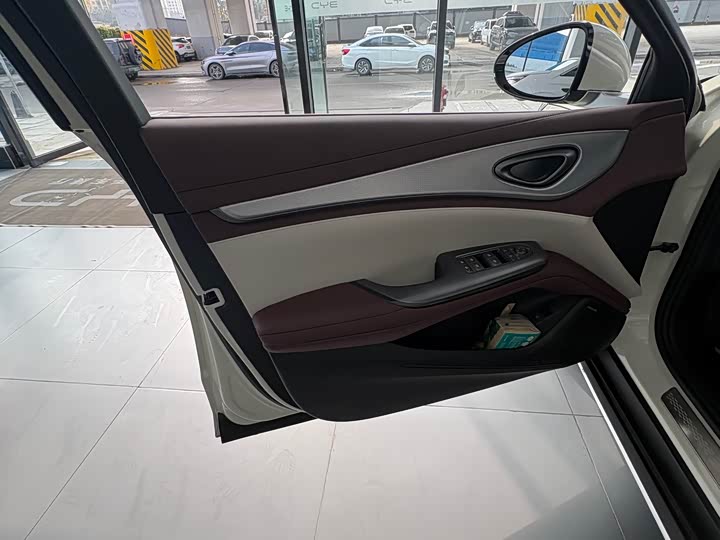 BYD Seal 07 DM-i Hybrid 2025 2025款 智驾版 DM-i 1.5T 125km 旗舰型