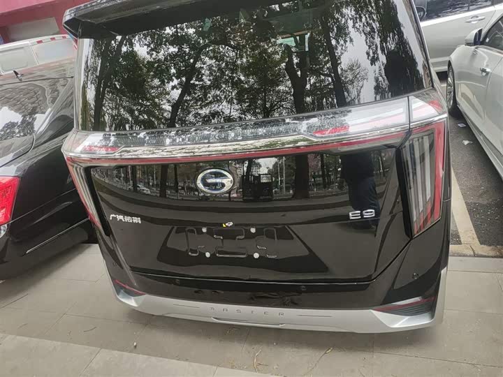 GAC Trumpchi E9 2025 2025款 E9 超级快充 尊享