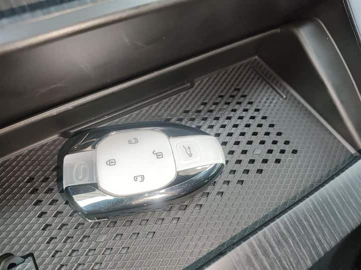 GAC Trumpchi E9 2025 2025款 E9 超级快充 尊享