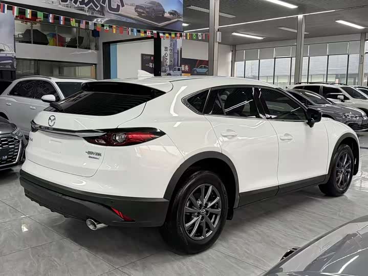 Mazda CX-4 2021 2021款 2.0L 自动两驱蓝天活力版
