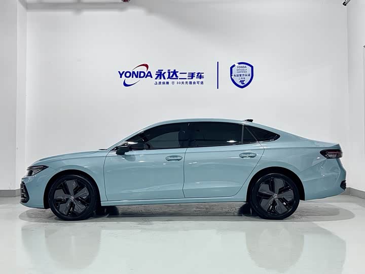 Volkswagen Passat 2025 2025款 Pro 380TSI 星空龙尊版
